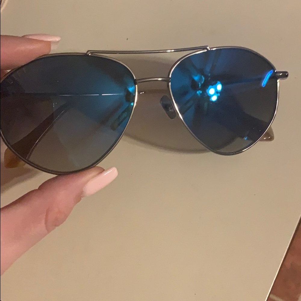 Diff Sunnies in Peachy